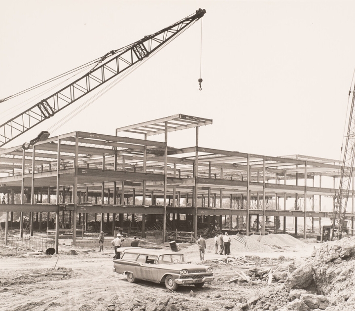Black and white photo of exterior of Campus School under construction