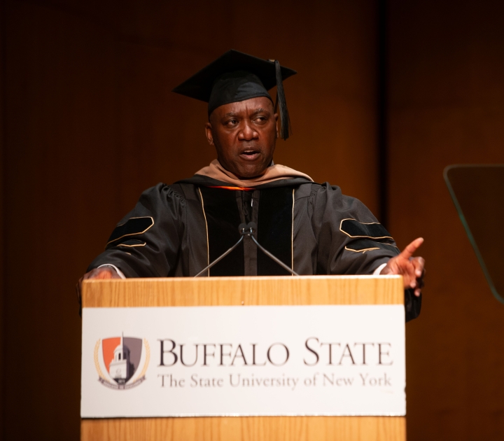Thurman Thomas at the podium at Honors Convocation