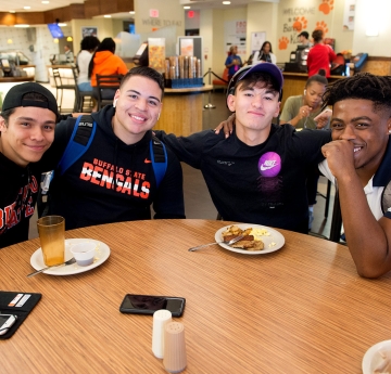 Students in the Retail Dining Center