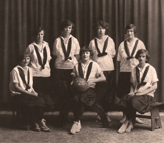 Historical photo of women's basketball team, date unknown