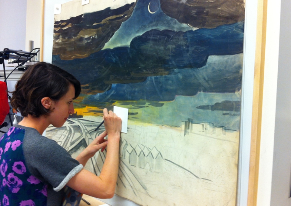 Art Con student Christina Taylor working on a painting